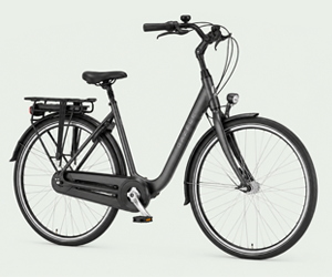 Lage instap seniorenfiets met comfortabel frame en lage doorstap voor eenvoudig op- en afstappen.